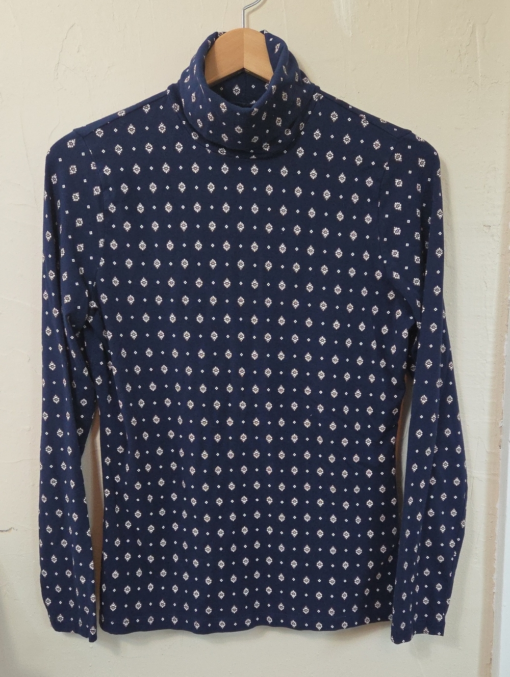 Lands' End Navy Turtleneck Shaped Fit Size M
